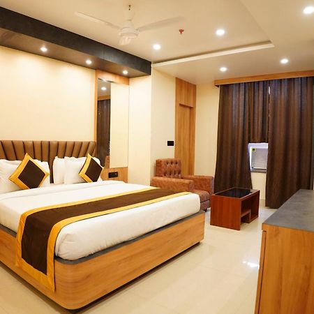 Hotel The Marutinandan Grand Deoghar Esterno foto