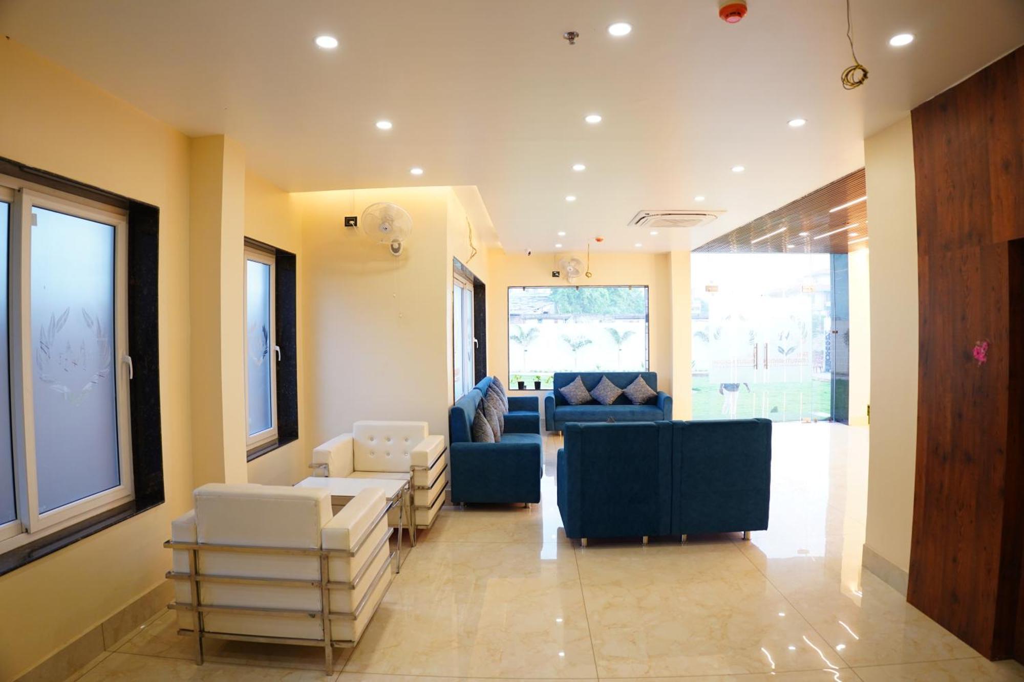 Hotel The Marutinandan Grand Deoghar Esterno foto
