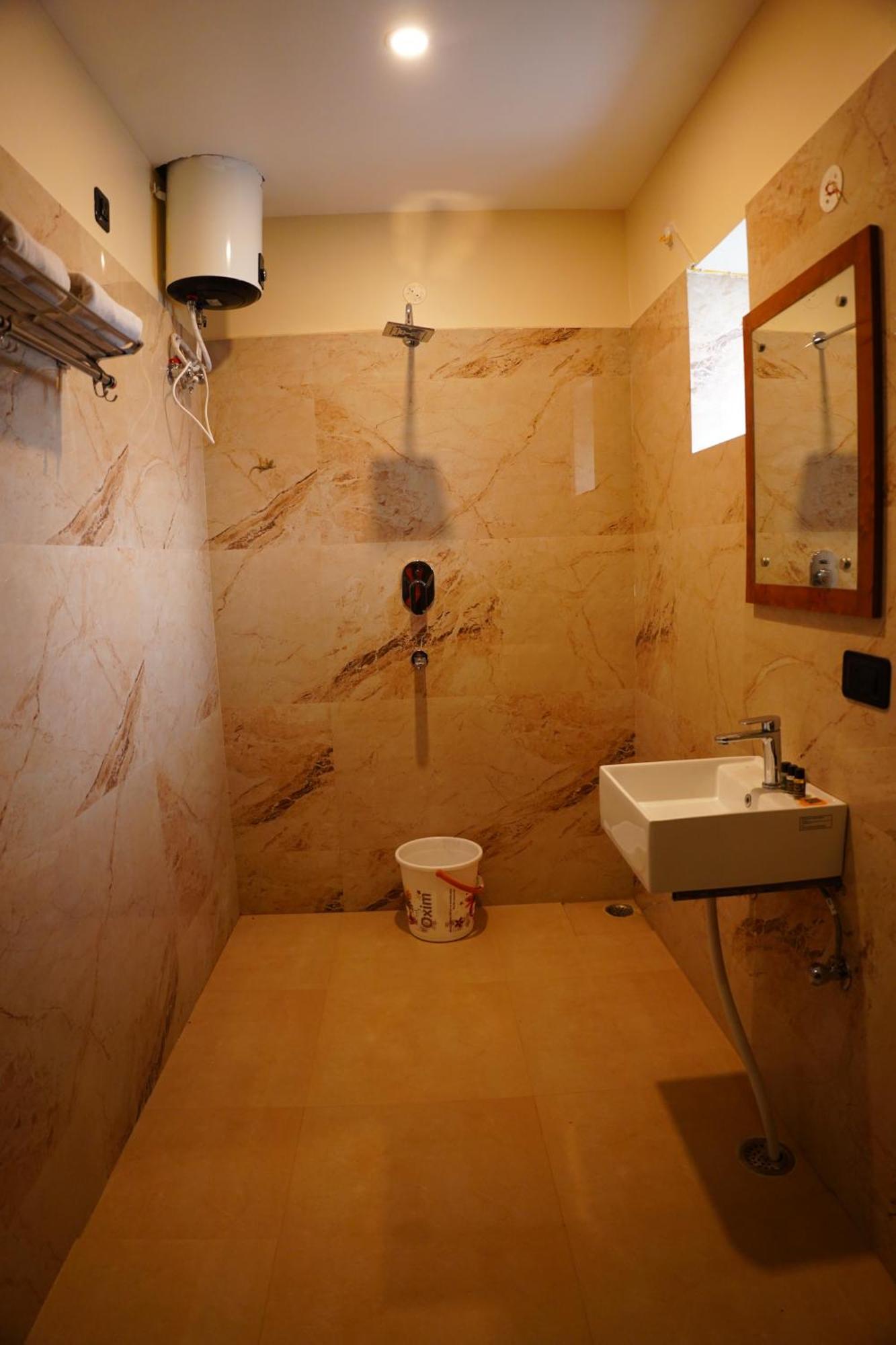 Hotel The Marutinandan Grand Deoghar Esterno foto