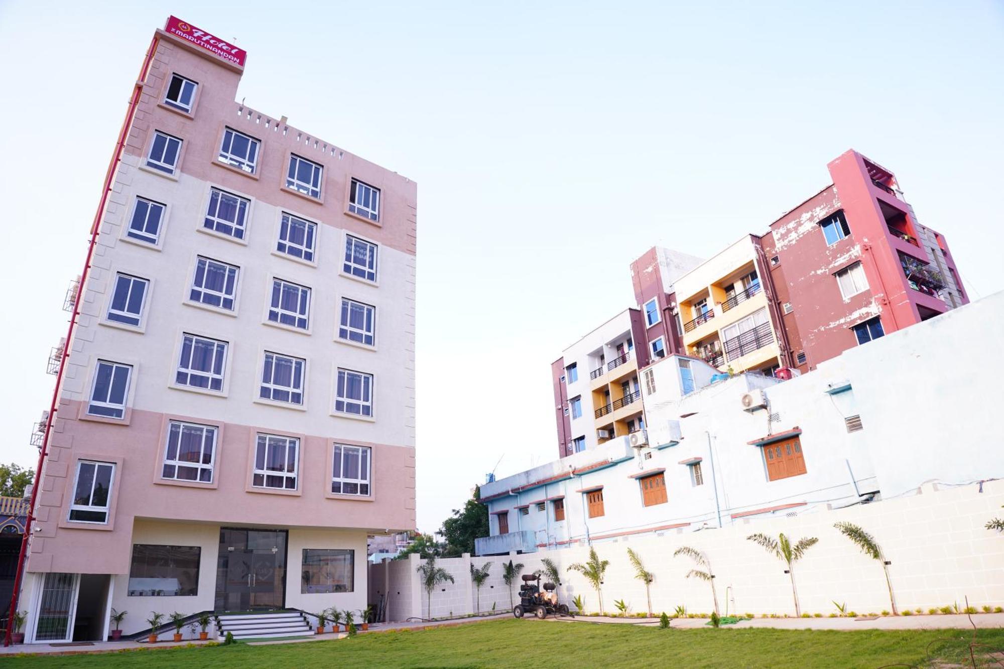 Hotel The Marutinandan Grand Deoghar Esterno foto