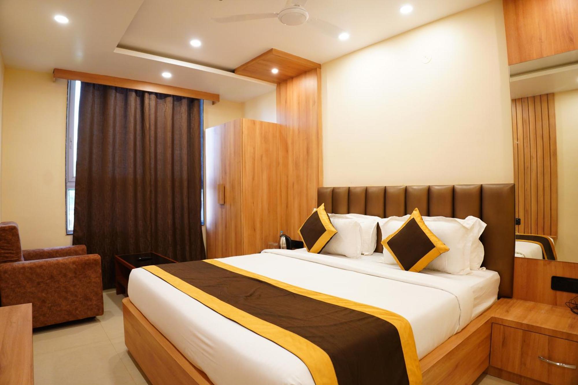 Hotel The Marutinandan Grand Deoghar Esterno foto