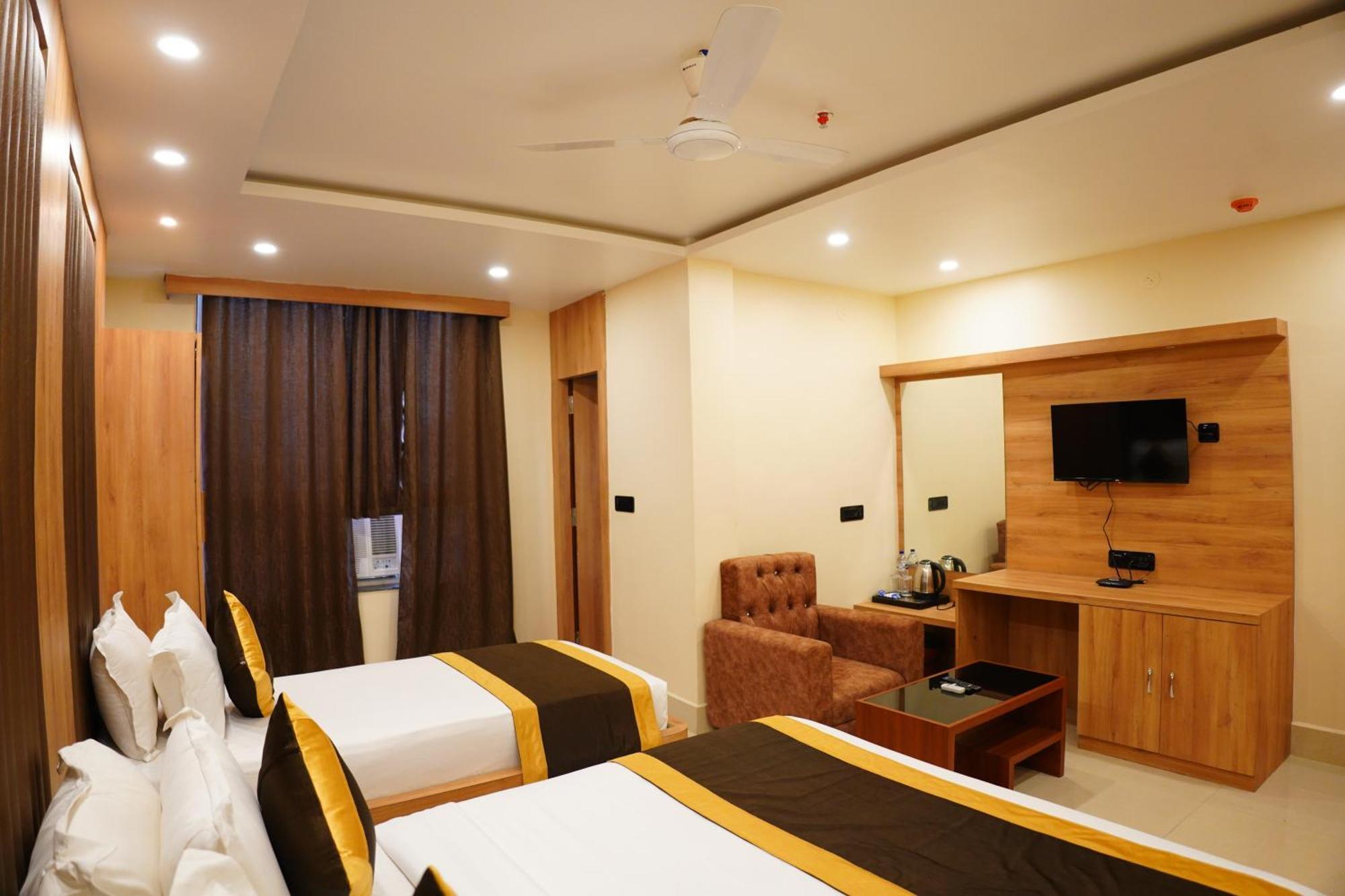 Hotel The Marutinandan Grand Deoghar Esterno foto