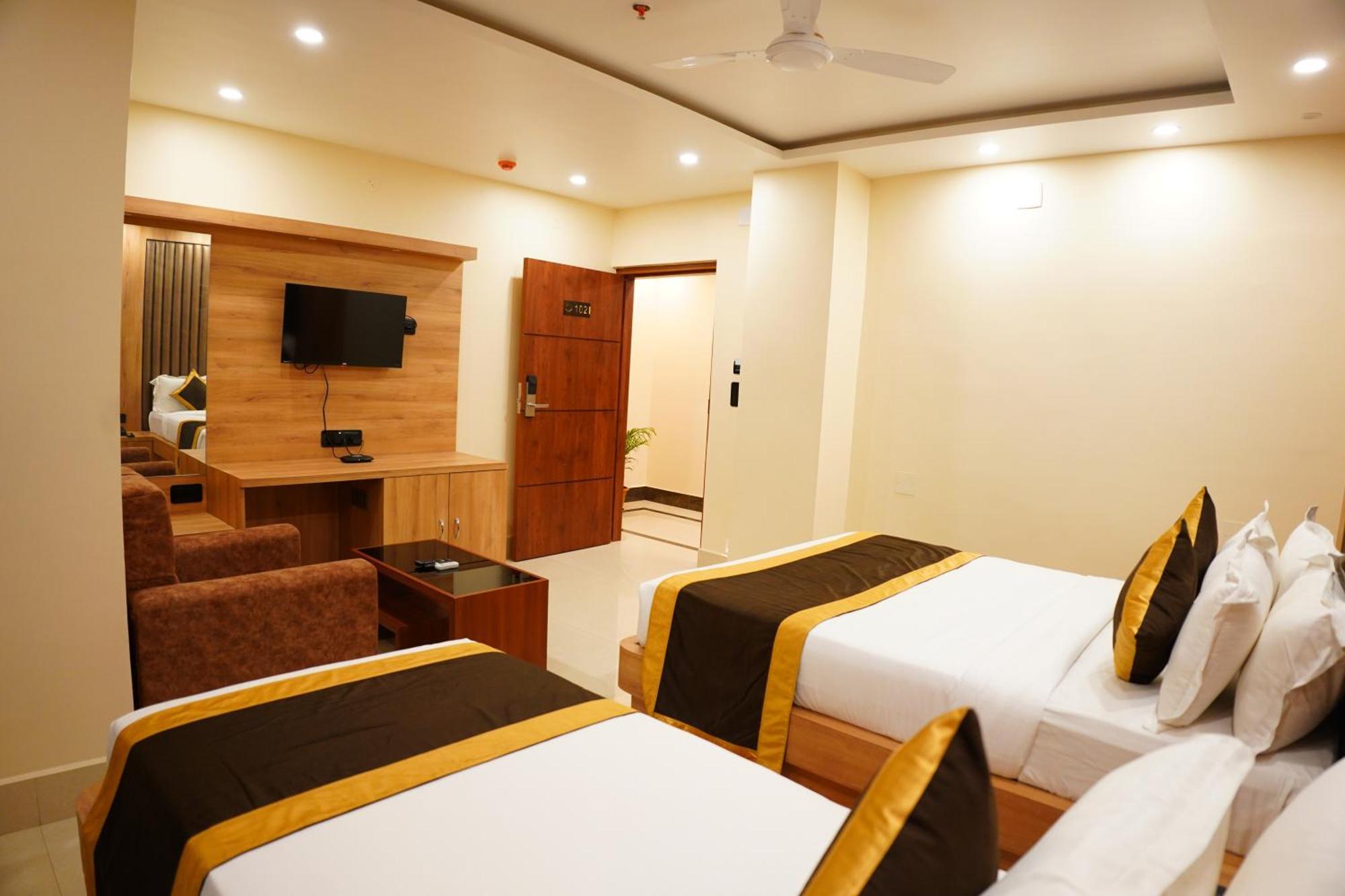 Hotel The Marutinandan Grand Deoghar Esterno foto