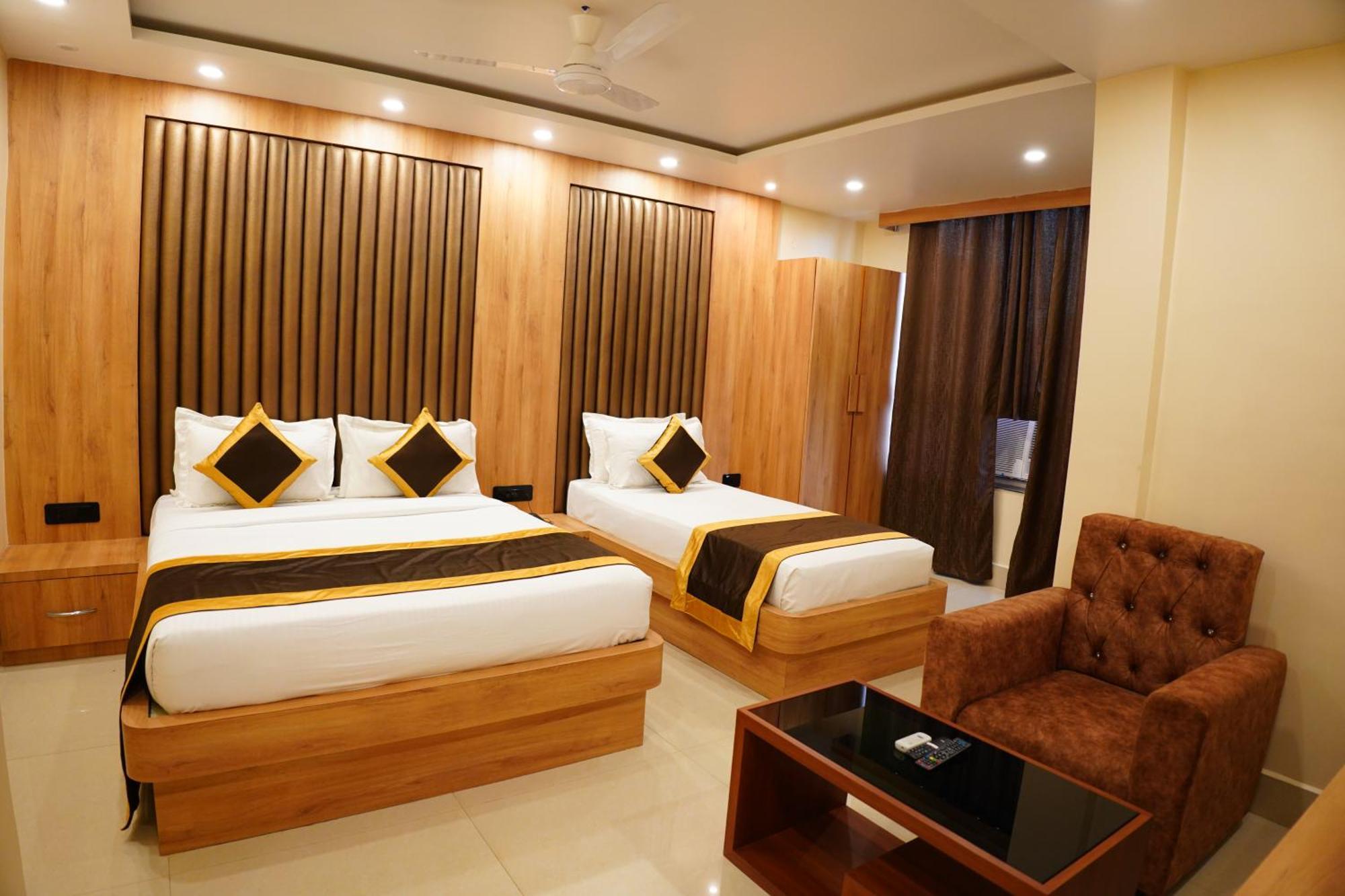 Hotel The Marutinandan Grand Deoghar Esterno foto