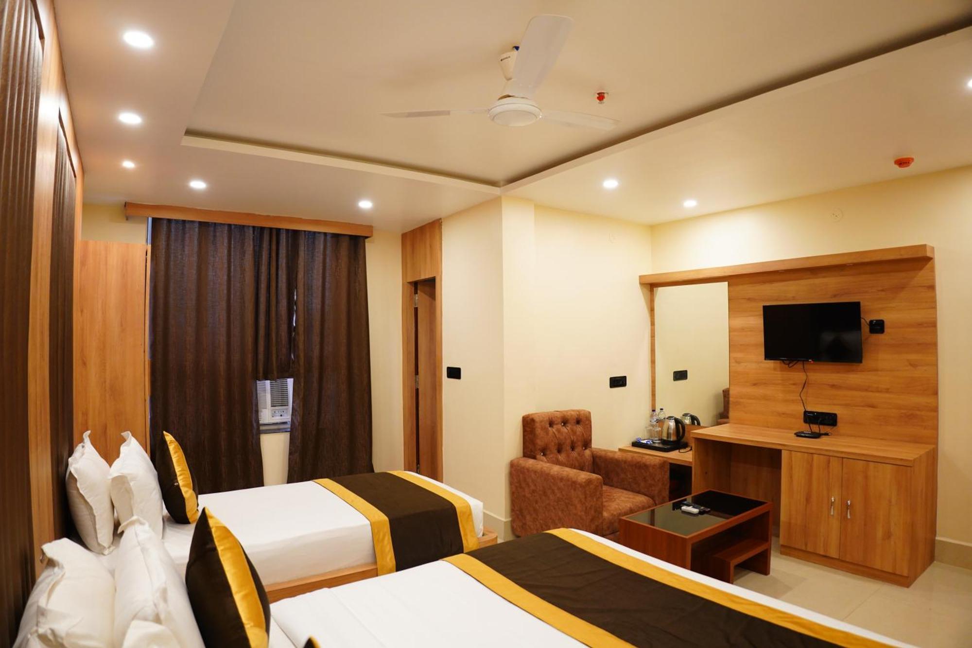 Hotel The Marutinandan Grand Deoghar Esterno foto