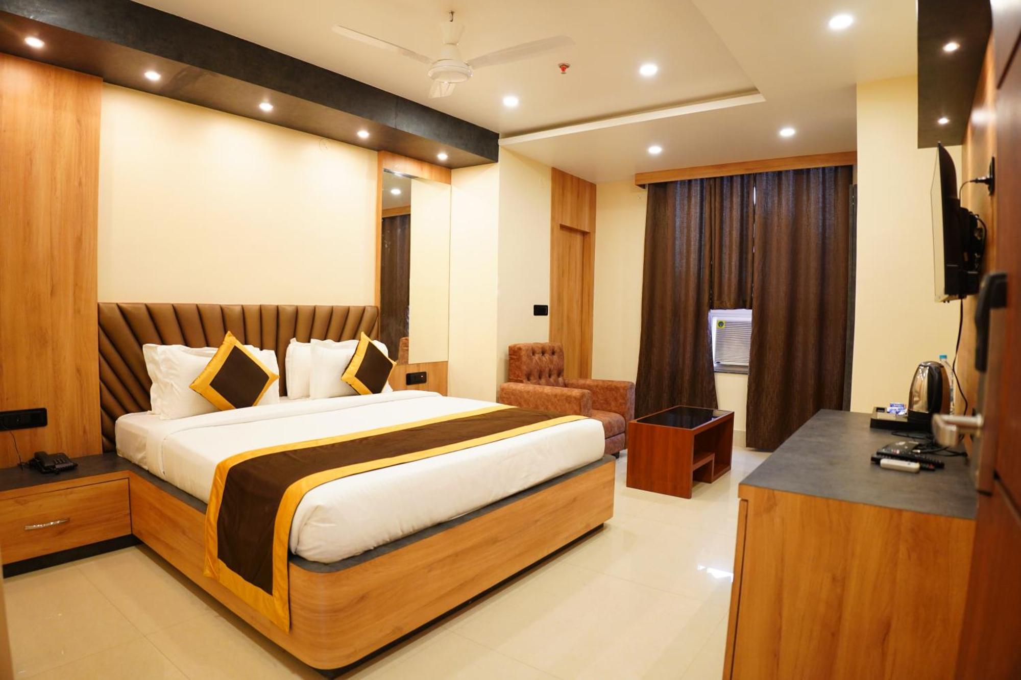 Hotel The Marutinandan Grand Deoghar Esterno foto